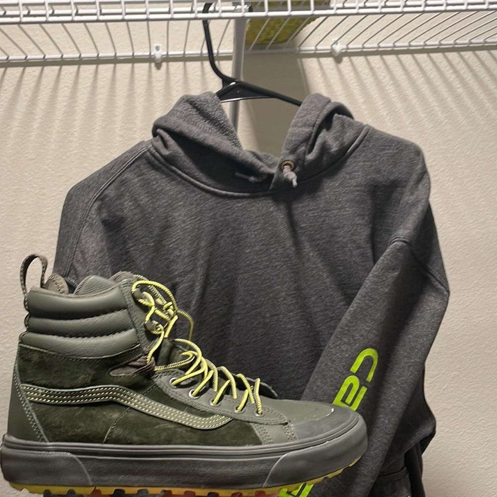 Carhartt hoodie with *free* Vans MTE